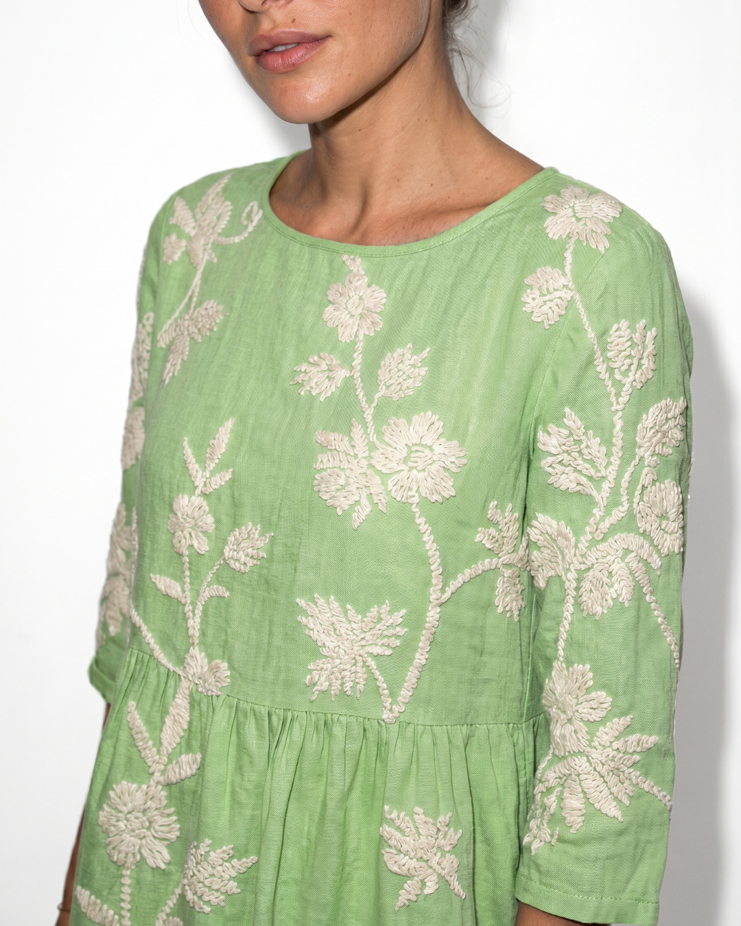 Valnera™| Vestido Bordado Amalfi