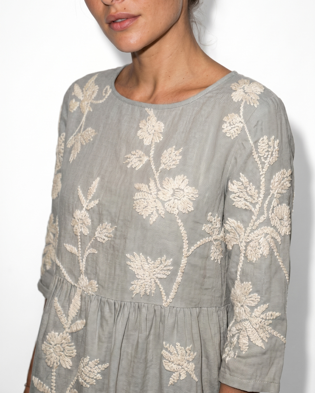 Valnera™| Vestido Bordado Amalfi
